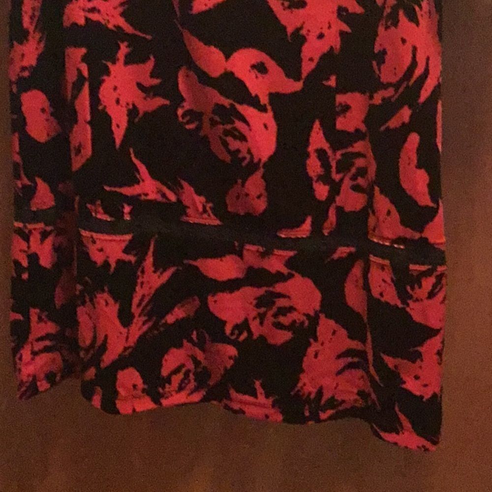 Velvet like red & black ladies dress in size 8 - Picture 6 of 8